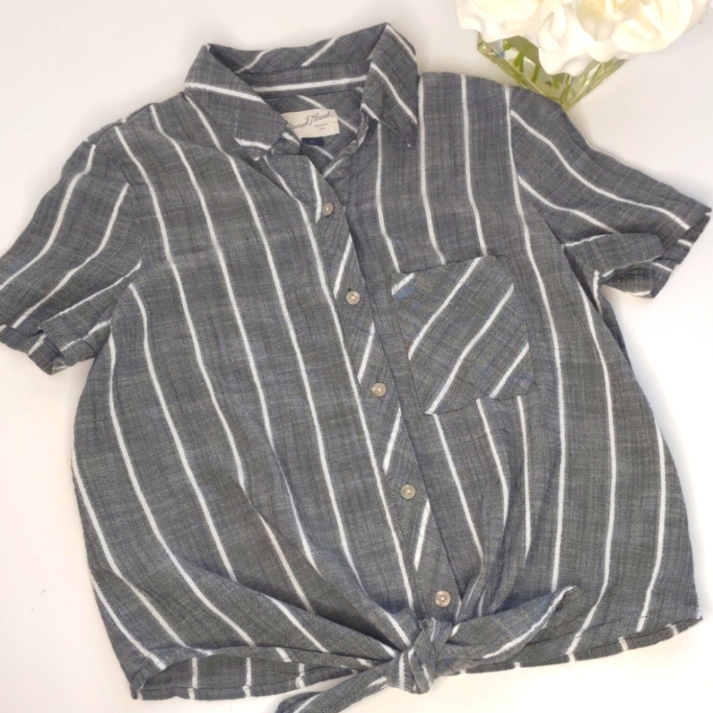 Universal Thread Cropped Top Stripped Size XS - Picture 2 of 9